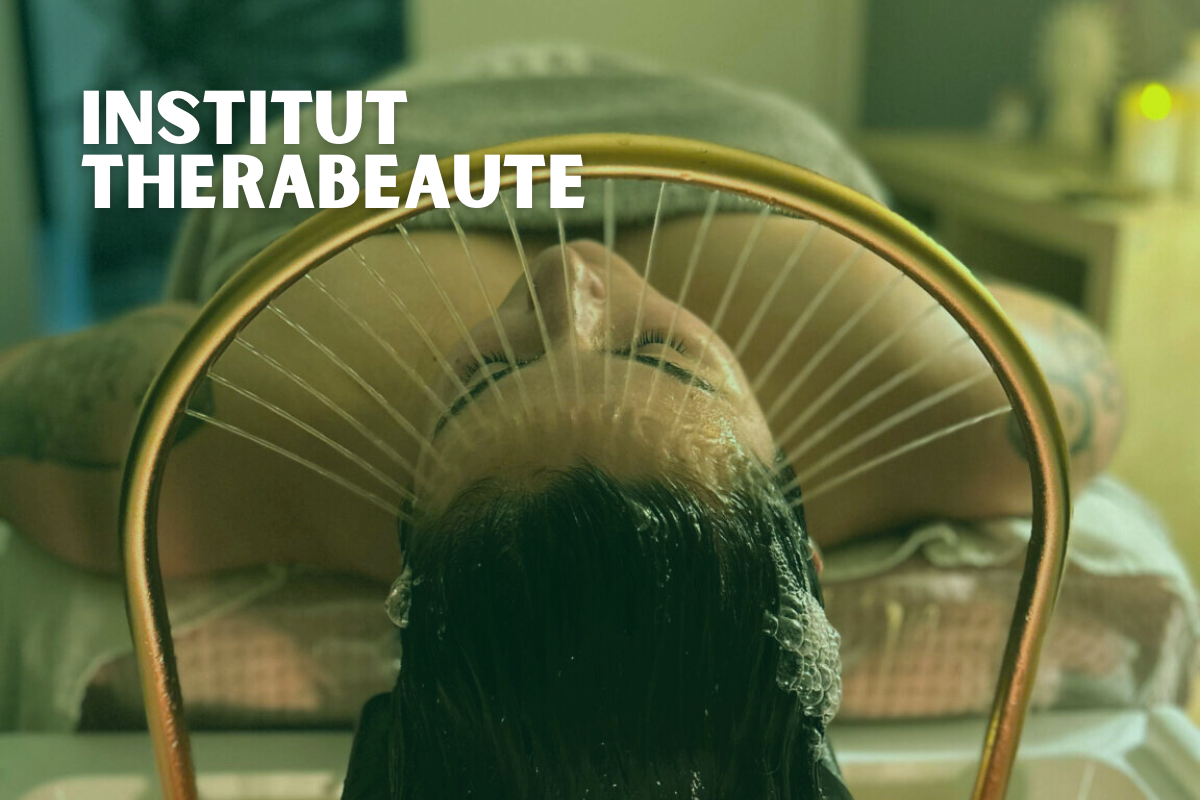 Femme profitant d’un soin Head Spa relaxant avec jets d’eau dans un institut de beauté à Montreux