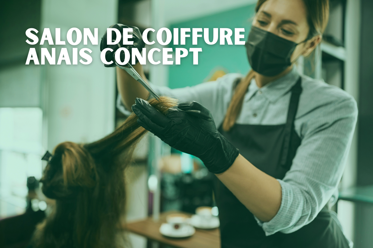 Coiffeuse professionnelle en train de couper les cheveux d'une cliente au Salon de coiffure Anaïs Concept.